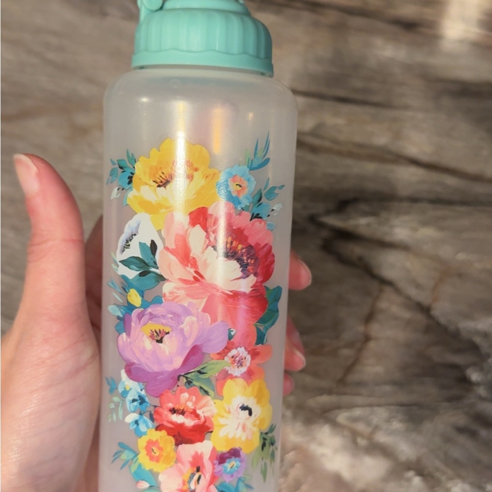 Pioneer woman bottle